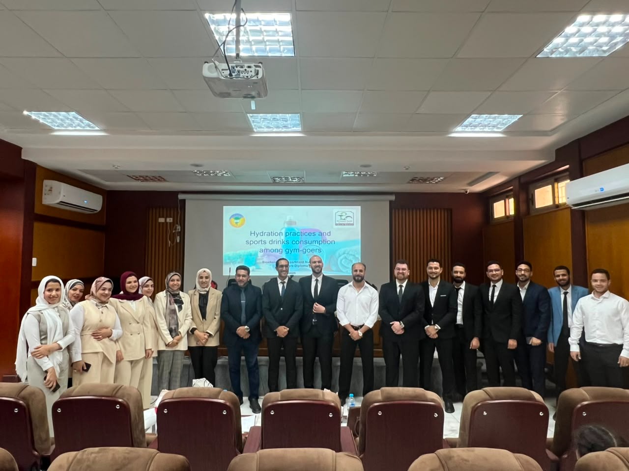 مناقشة مشروع التخرج تحت عنوان 